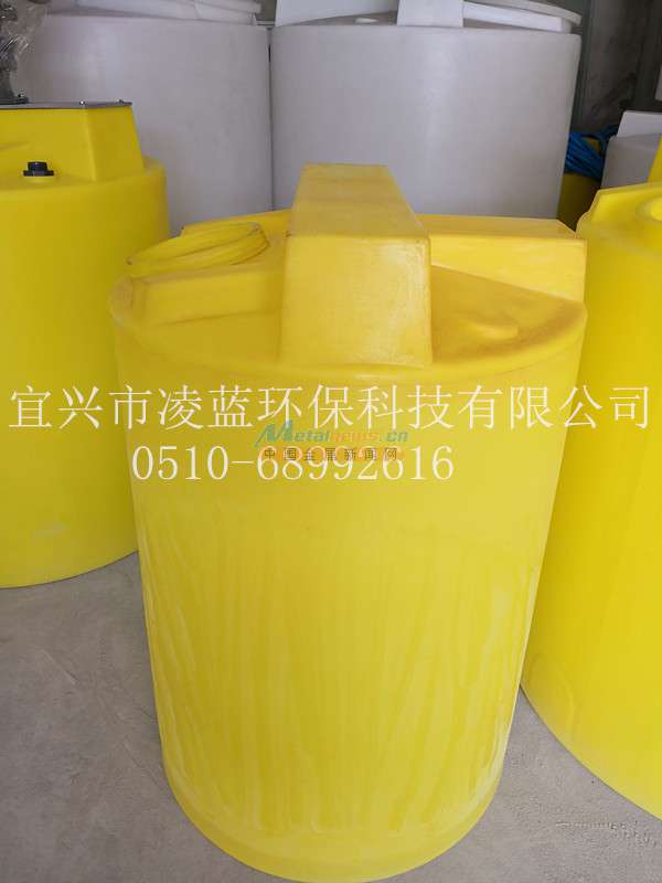 大容積加藥桶的創(chuàng)新應(yīng)用 1500L攪拌藥箱助力環(huán)保科技發(fā)展